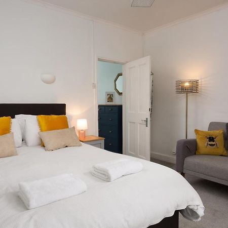 Lovely City Town House With Free Parking Sleeps 2 To 6 Guests York Exterior photo
